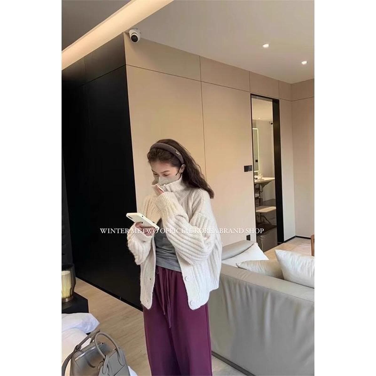 Мягкий восковой черный свитер с высоким водолазом женский толстый свободный ленивый вязаный кардиган короткий топ зимой