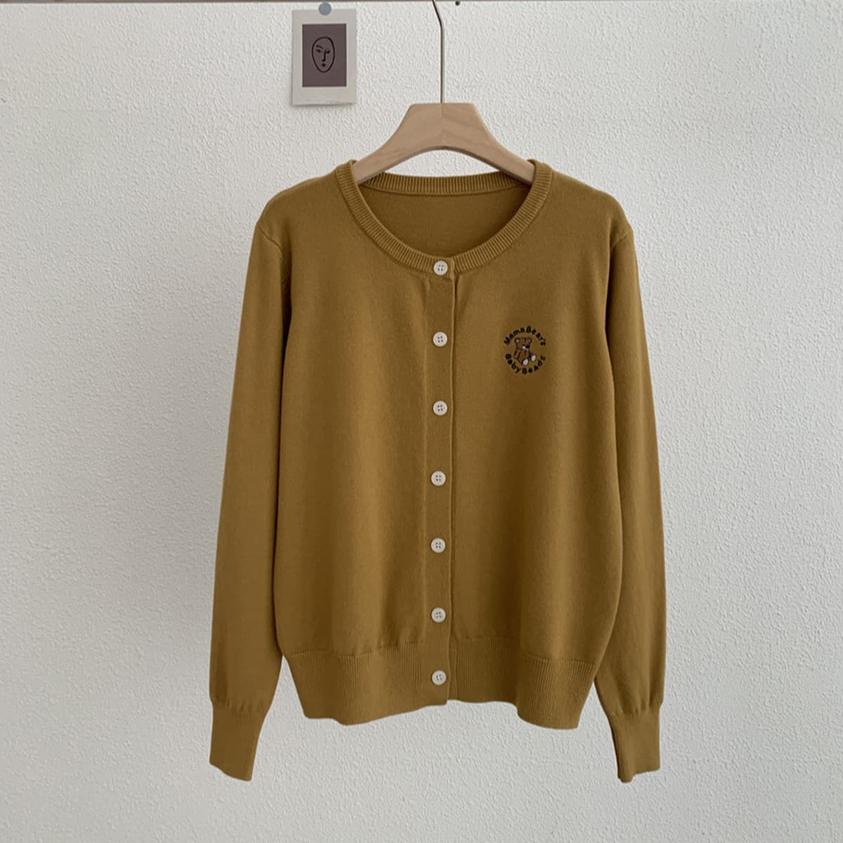 Мягкий и восковой вязаный кардиган с вышивкой медведя и длинными рукавами для женщин, ранняя осень, новый стиль, утягивающий...