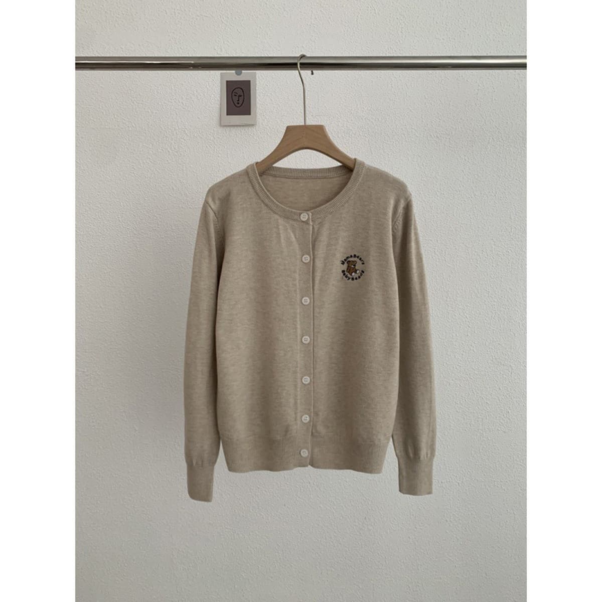 Мягкий и восковой вязаный кардиган с вышивкой медведя и длинными рукавами для женщин, ранняя осень, новый стиль, утягивающий...