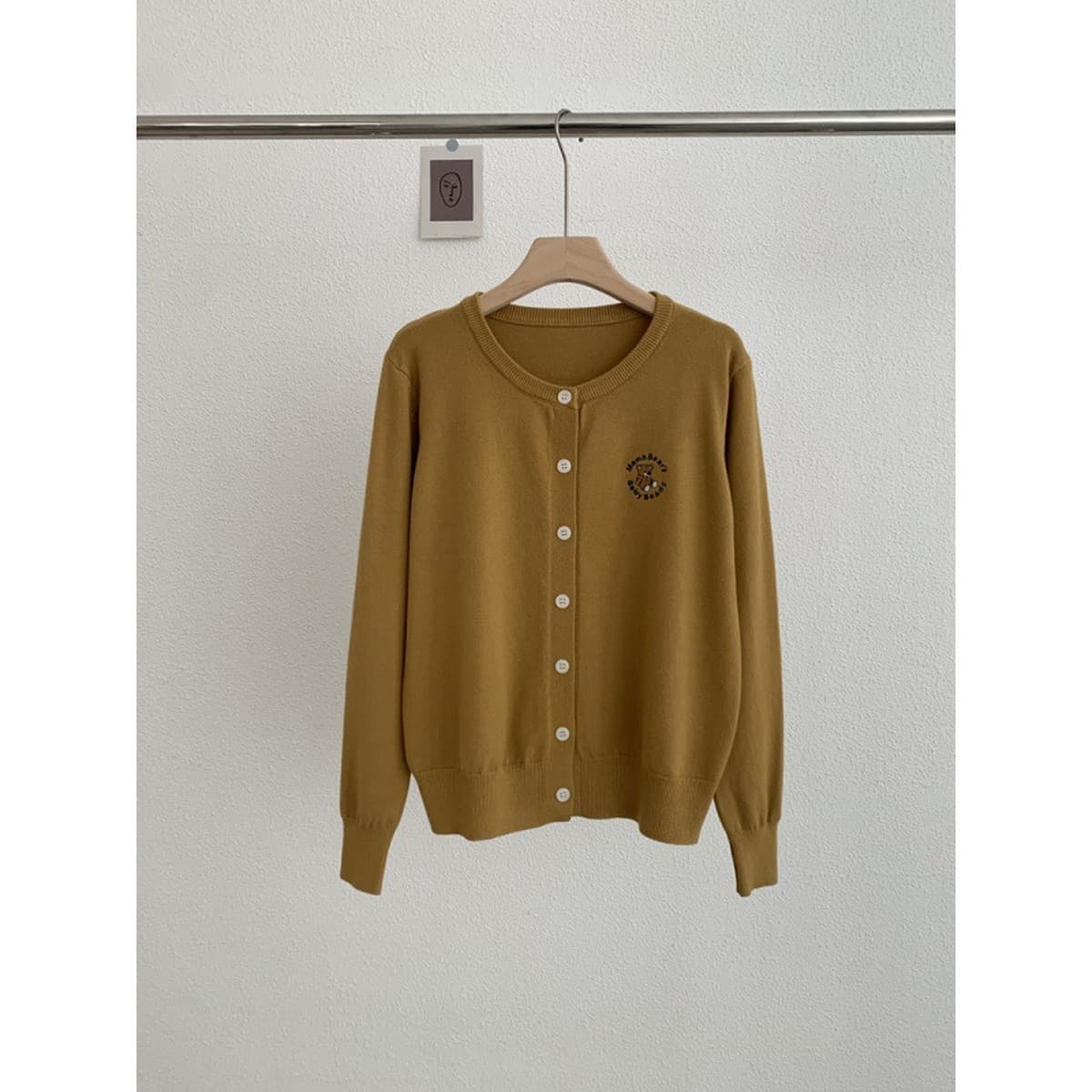 Мягкий и восковой вязаный кардиган с вышивкой медведя и длинными рукавами для женщин, ранняя осень, новый стиль, утягивающий...