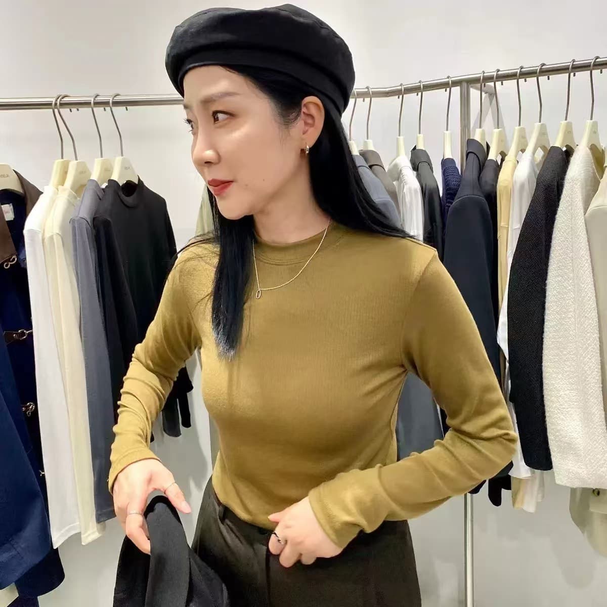 Женская базовая футболка в стиле «босс-леди», осенне-зимняя версия, на флисовой подкладке, утолщенная бархатом, с длинными...