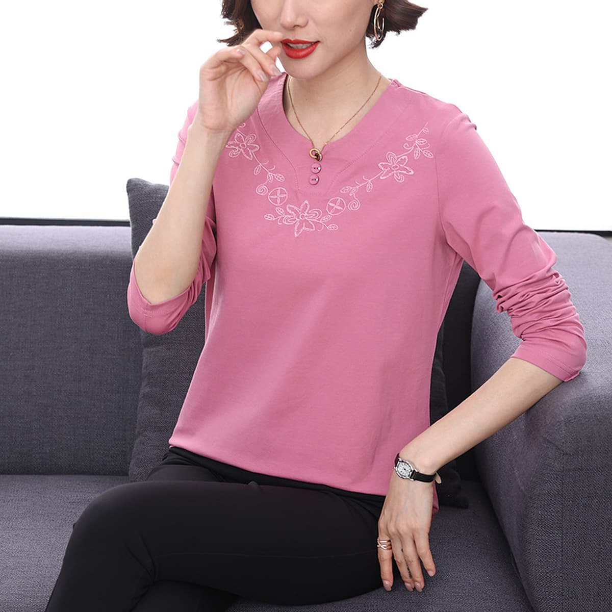 Весенняя одежда для женщин среднего и старшего возраста 2025: новые вышитые топы из чистого хлопка, оптовая продажа женской...