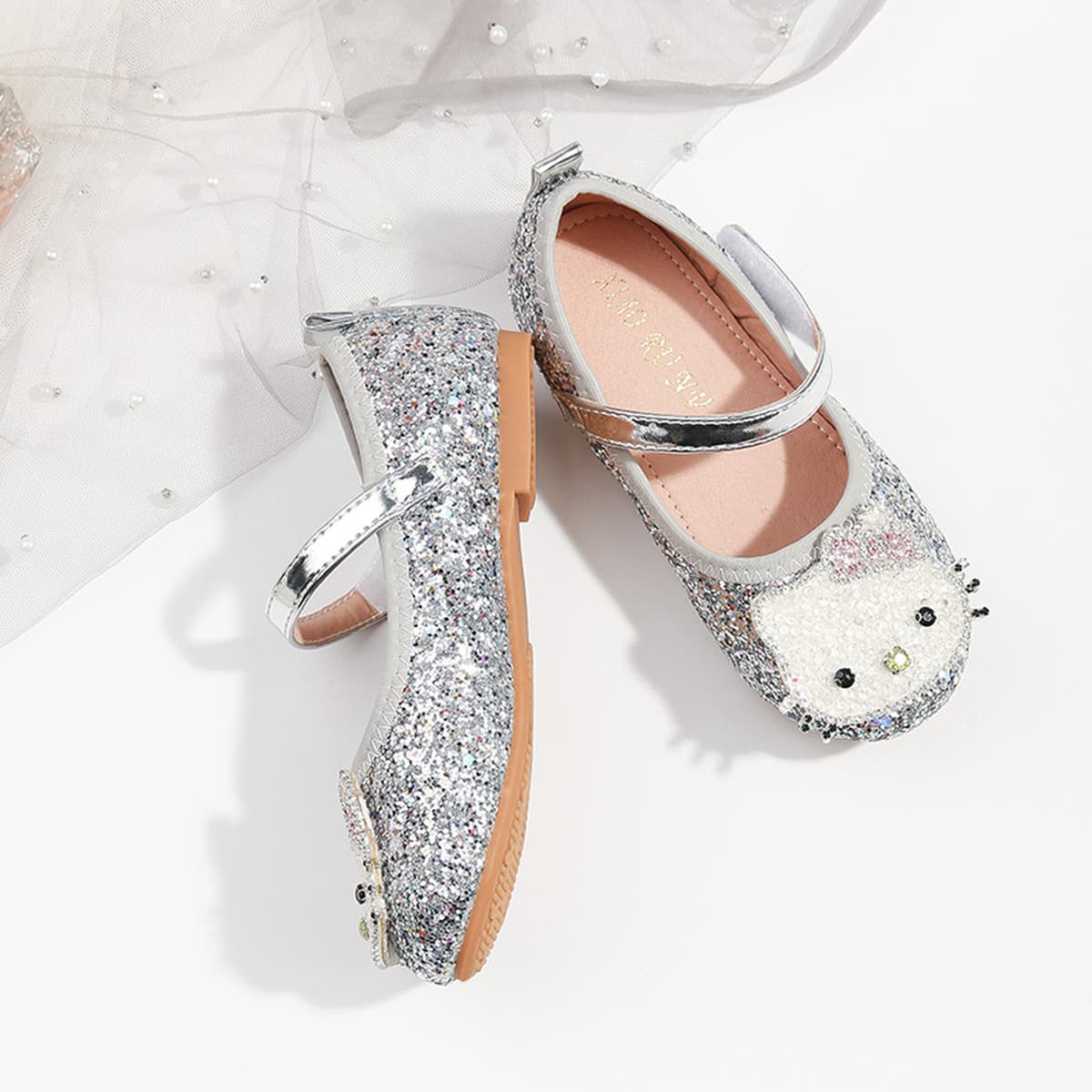 Принцессы обувь для девочек 2023 весной новые детские мягкие туфли с блестками на плоской подошве
