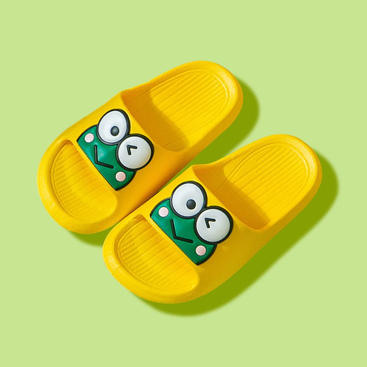 Детские тапочки летние для мальчиков 2024, новые Мультяшные милые Нескользящие домашние сандалии с мягким дном для маленьких...