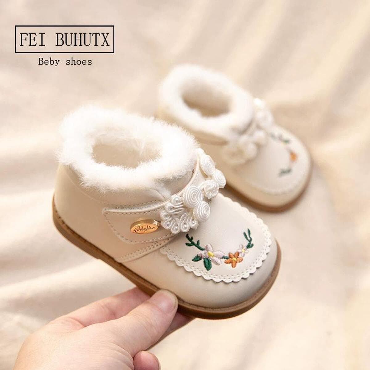 Хлопчатобумажная обувь для девочек, зимние бархатные кожаные сапоги, детские короткие сапоги для девочек с вышивкой в...