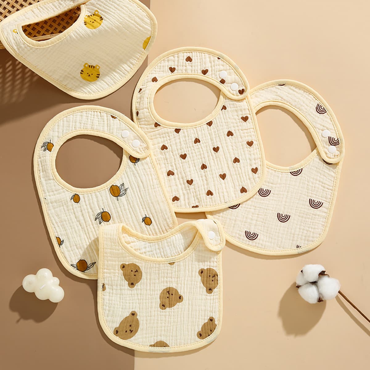 Оптовые детские слюнявчики-нагрудники, марлевые нагрудники, U-образные нагрудники из чистого хлопка с мультяшным рисунком,...