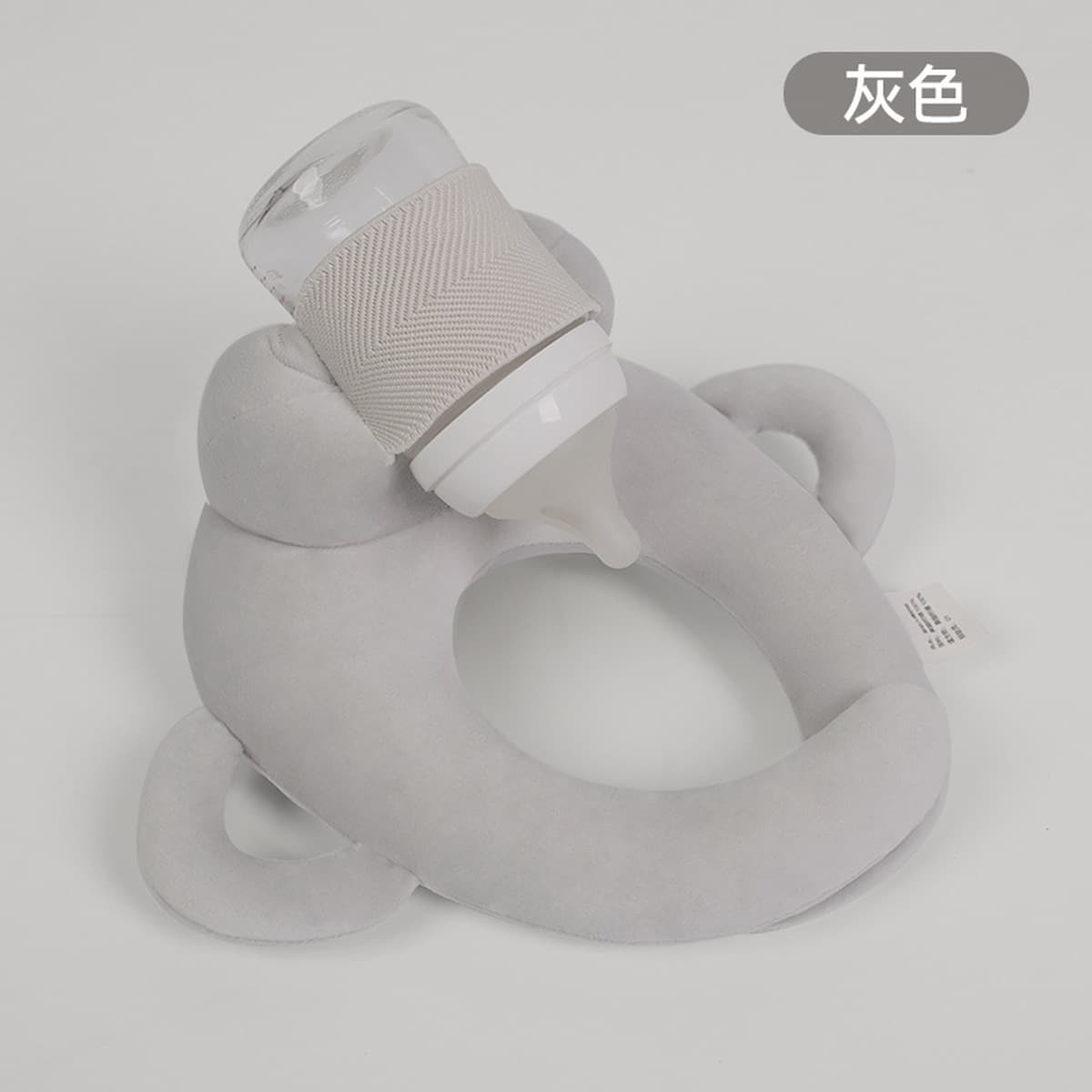 Ленивый кормление артефакт грудного вскармливания новорожденного ребенка лежит на кровати