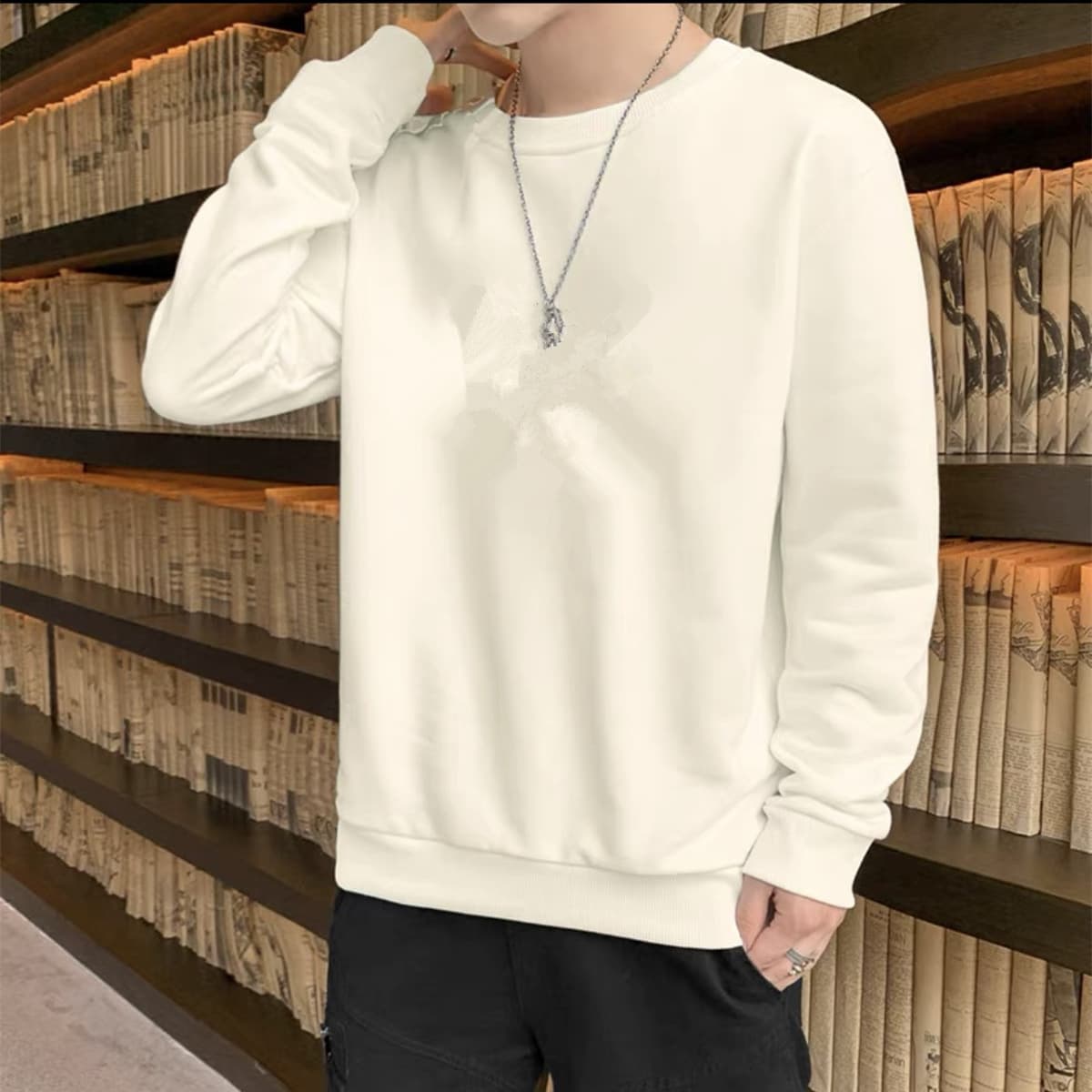 Зимний кашемировый свитер с круглым вырезом