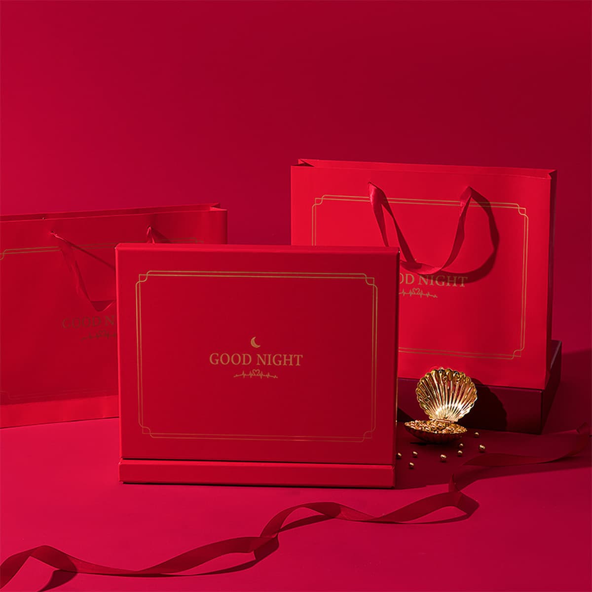 Пара пижамы красная свадебная женщина весной и осенью атласный с короткими рукавами