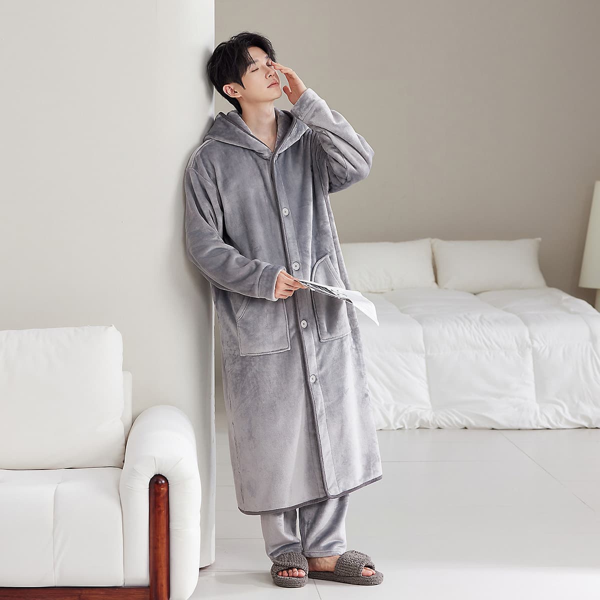 Мужская пижама осенью и зимой Коралловый бархат утолщает зимний длинный халат мужской фланелевый халат домашняя одежда