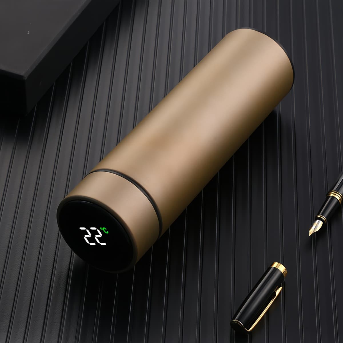 Чашка-термос из нержавеющей стали может быть настроена с гравировкой логотипа, дисплеем температуры, подарком для открытия...