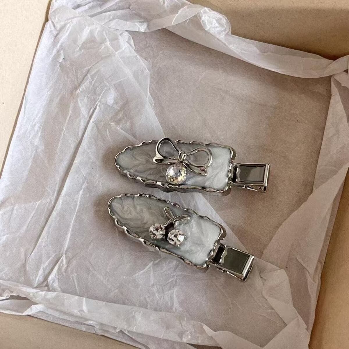 Красивая до сердца супер красивая премиум-серо-серебряная челка сломанные заколки для волос