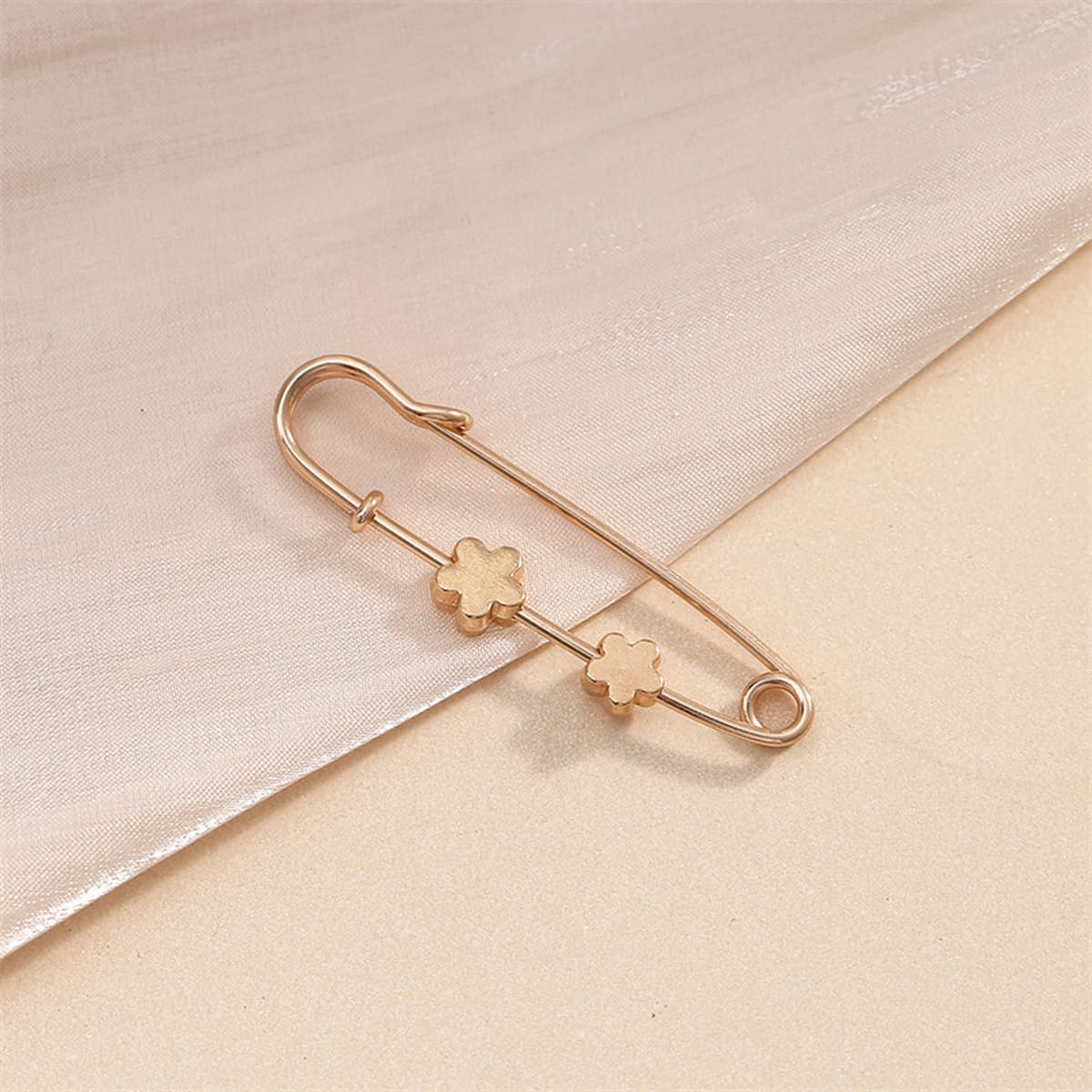 Снимите булавки на талию, юбка на талию, измените на небольшую регулируемую пряжку