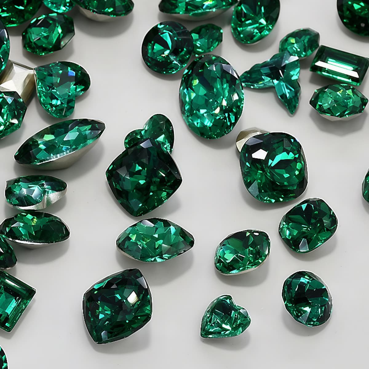 Замена смешанной партии K9, высококачественные изумрудные стразы для дизайна ногтей с заостренными спинками, оптовая продажа...