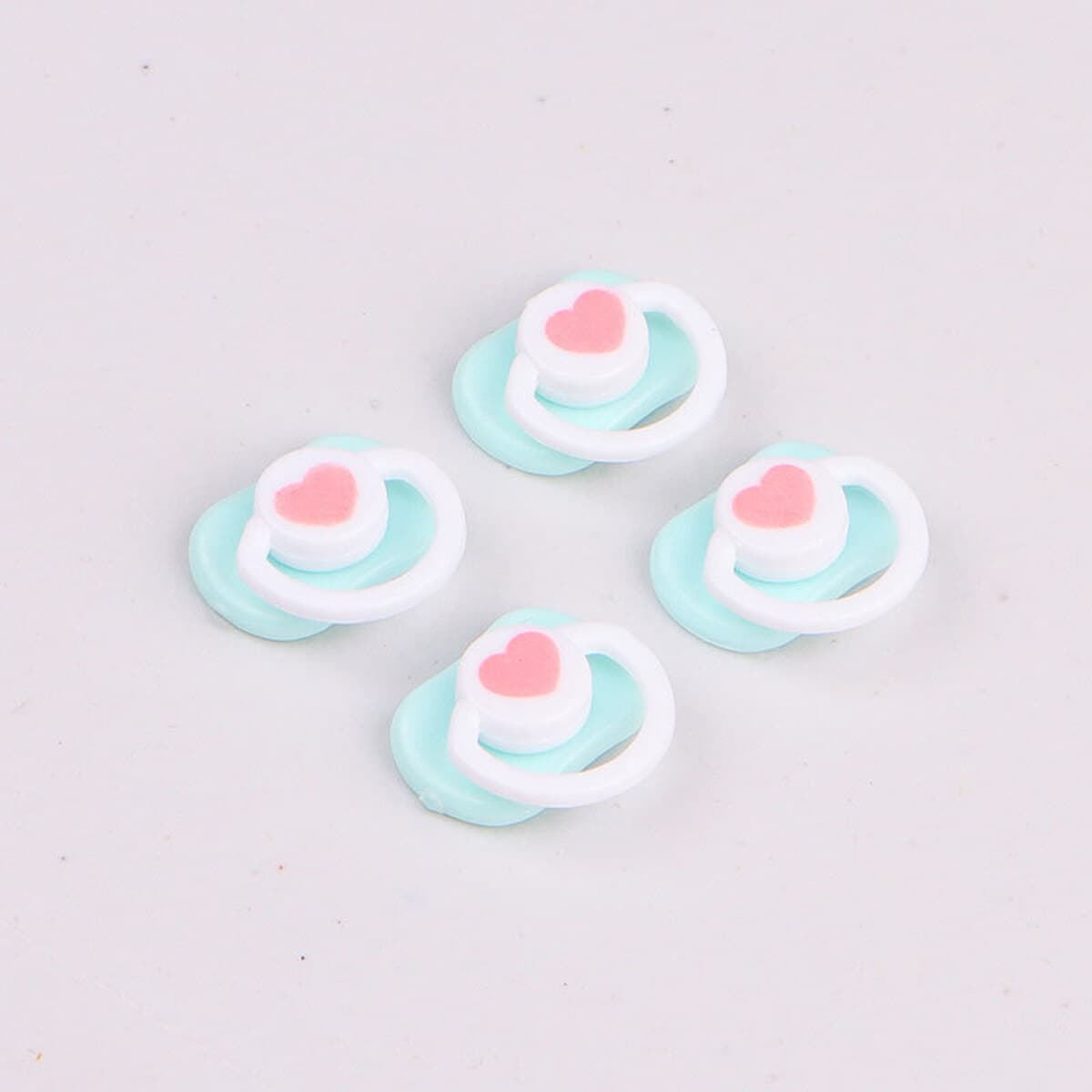 Материалы для рукоделия: плюшевые аксессуары для кукол (черные глаза, нос, рождественская шапка, шарф), развивающие навыки...