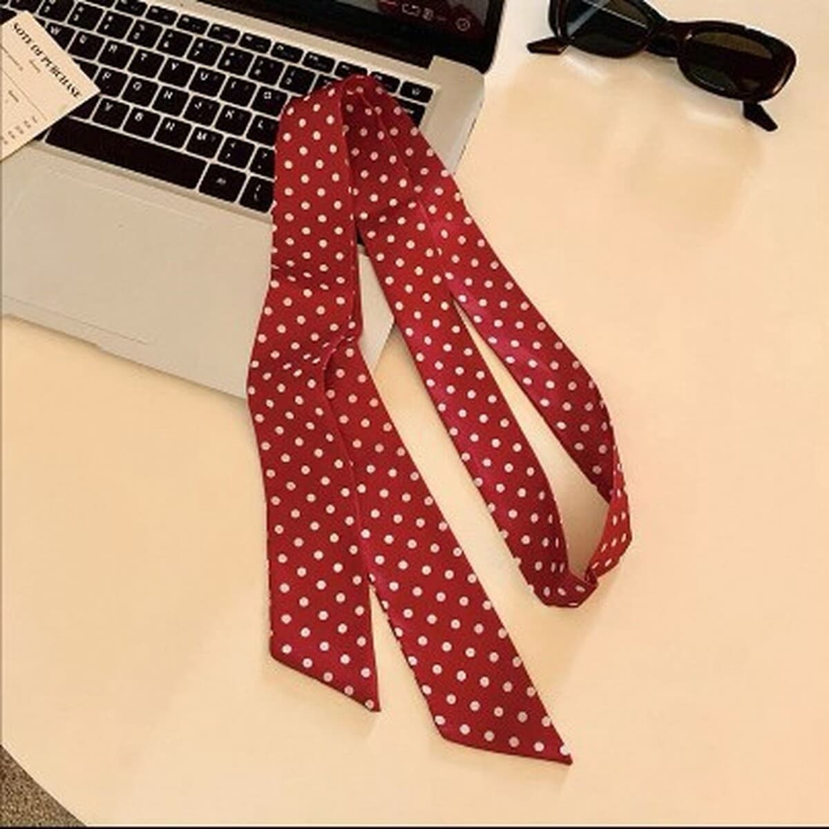 Корейская версия черно-белого шарфа с точечным шарфом женский весенний 2025 новый продвинутый сенсорный шейный длинный...