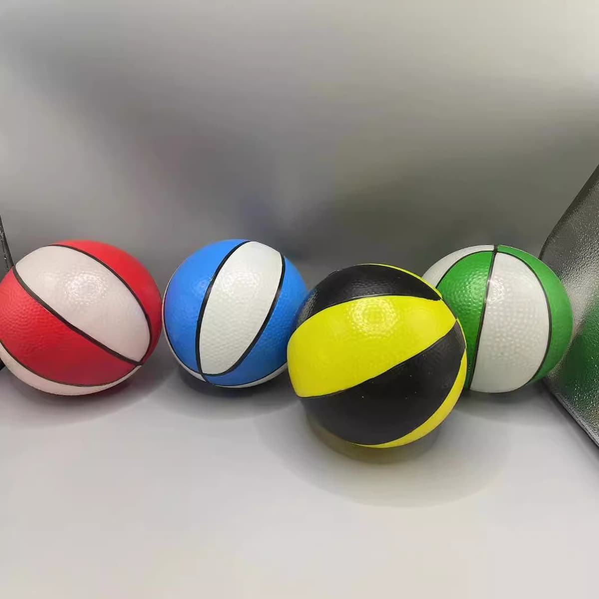 Фабрика прямых продаж детей маленький баскетбол цветной маленький баскетбол ПВХ надувной цветной игрушечный мяч