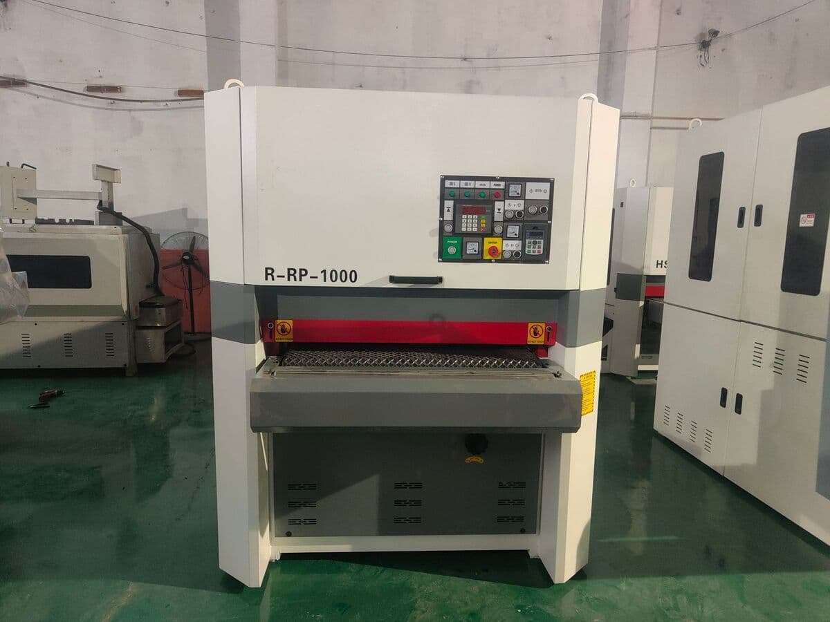 Деревообрабатывающее оборудование: полностью автоматический высокопроизводительный строгально-шлифовальный станок для...