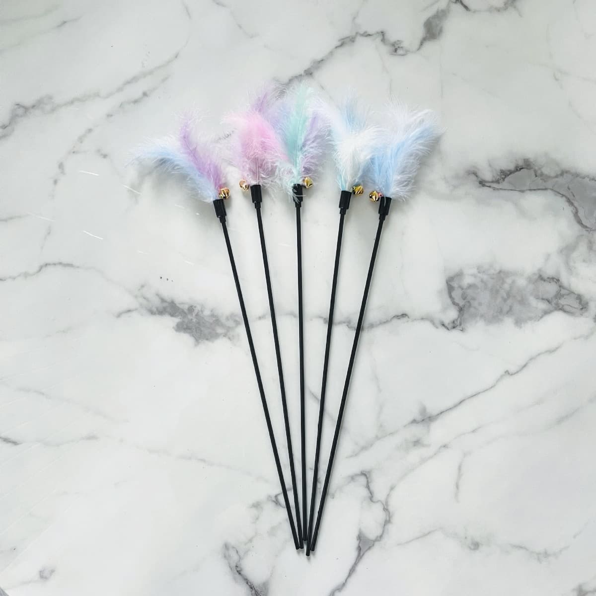Фабрика Оптовая смешная кошачья палочка Макаронный цвет Кошачий колокольчик перо забавная кошачья палочка поставки игрушки...