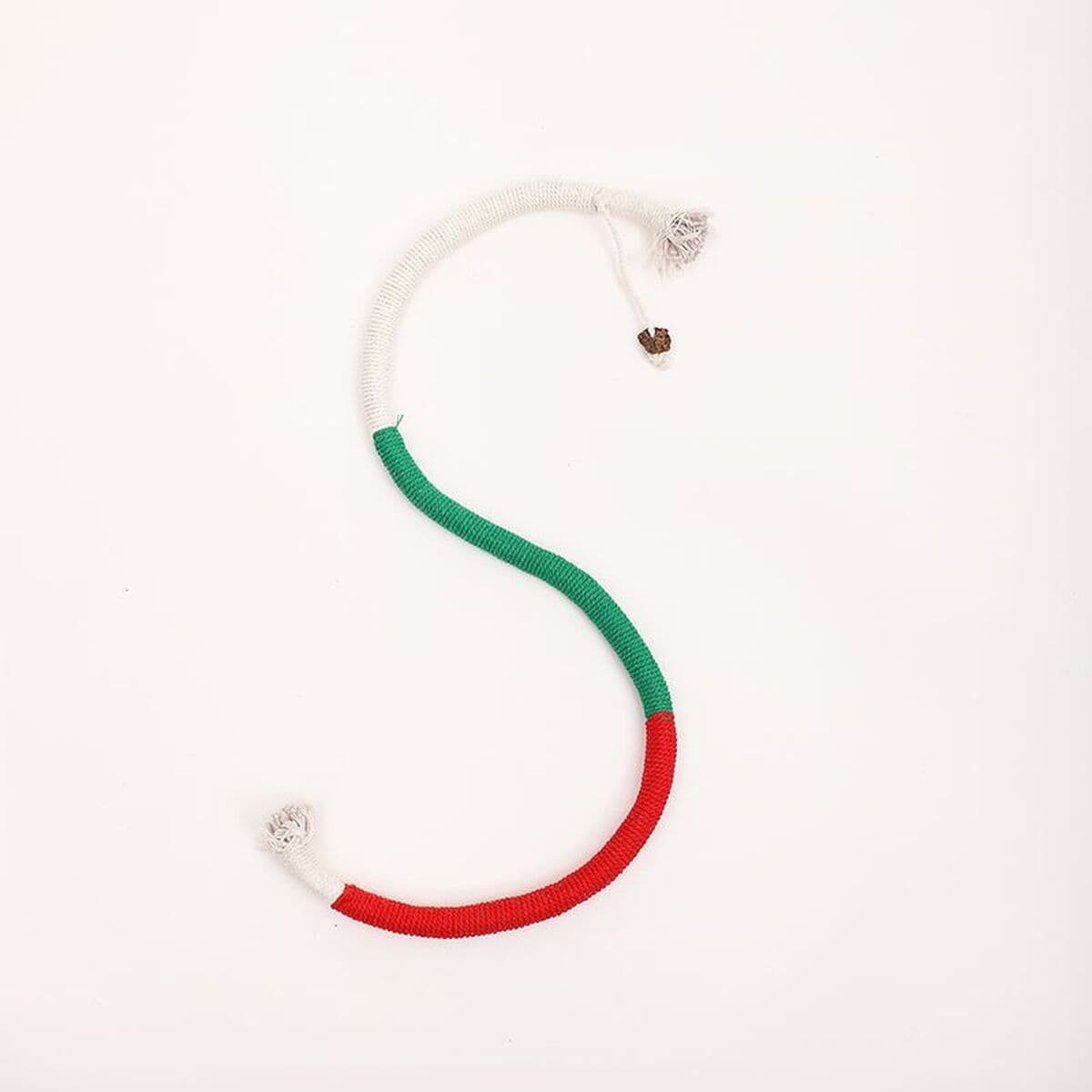 Кошка кусает веревку Кошка игрушка от привет