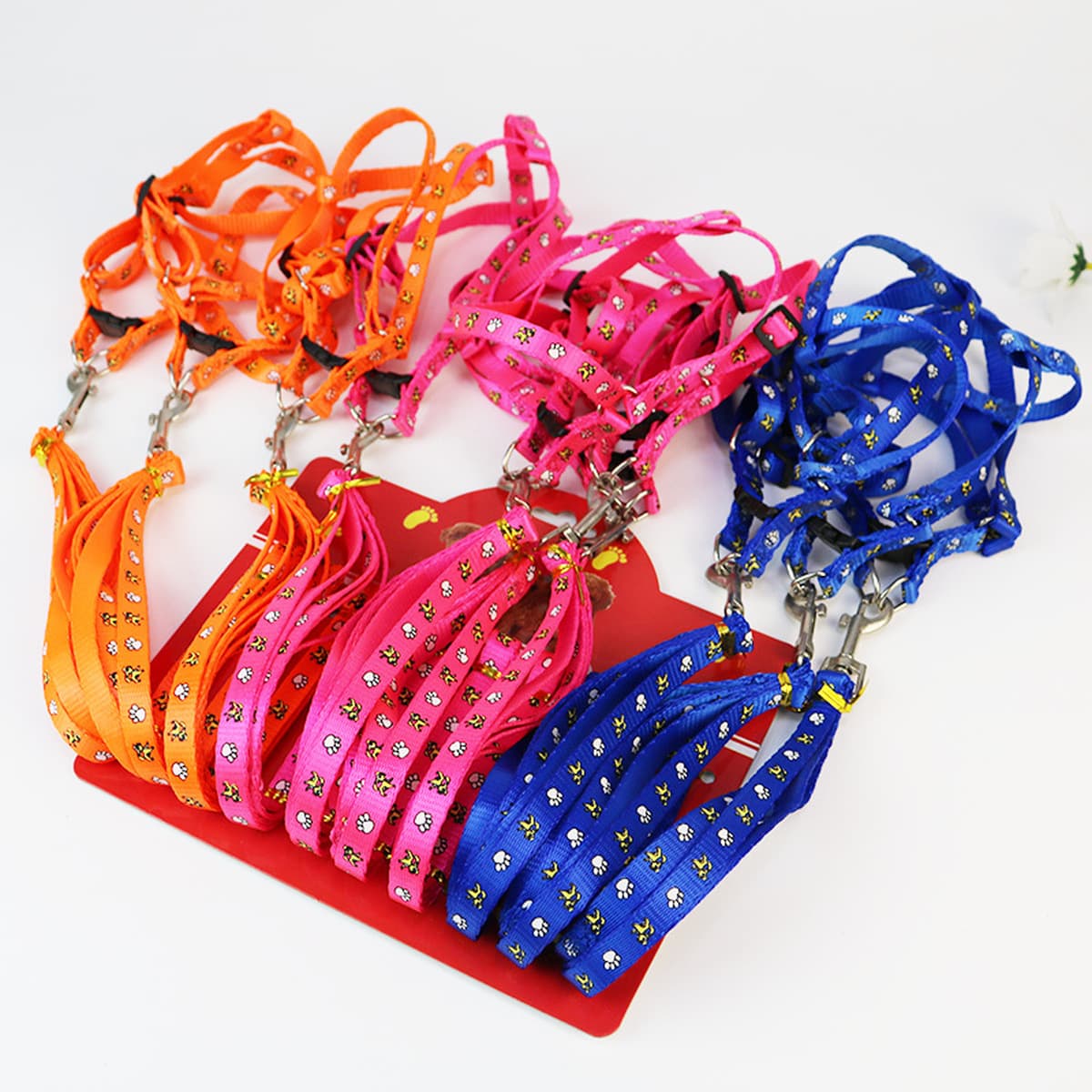 Набор для собак: поводок, шлейка и нашивка для щенков, маленькие размеры, оптом от производителя.