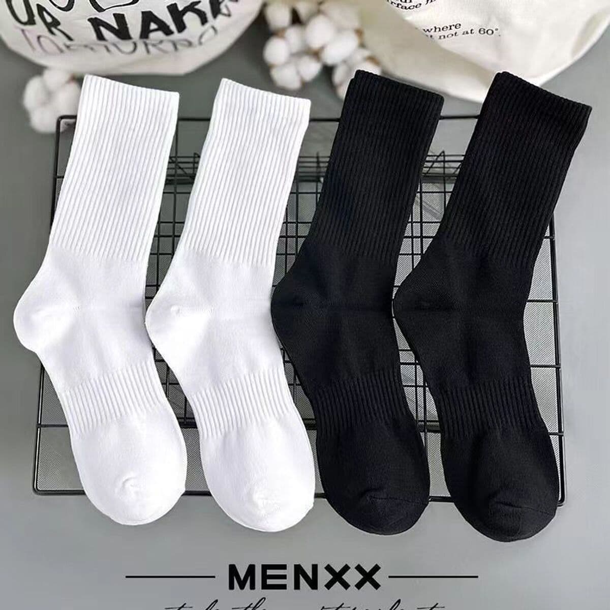Осенние однотонные универсальные спортивные гольфы черного и белого цвета унисекс, простые хлопковые мягкие мужские носки,...