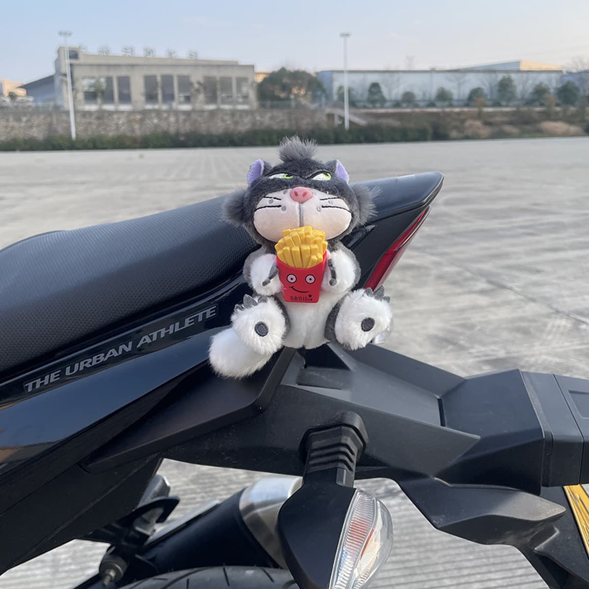 Декоративная подвеска-кукла "Люцифер" для мотоцикла, аккумуляторная игрушка, маленькие украшения для автомобиля, аксессуары...