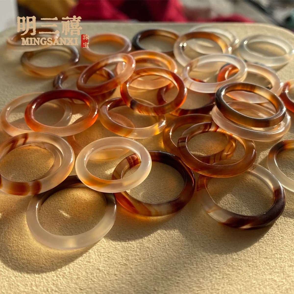 Лошадь с вегетарианским конским белым льдом натуральный высокий лед Мадагаскар халцедонное кольцо кольцо кольцо для мужчин и...