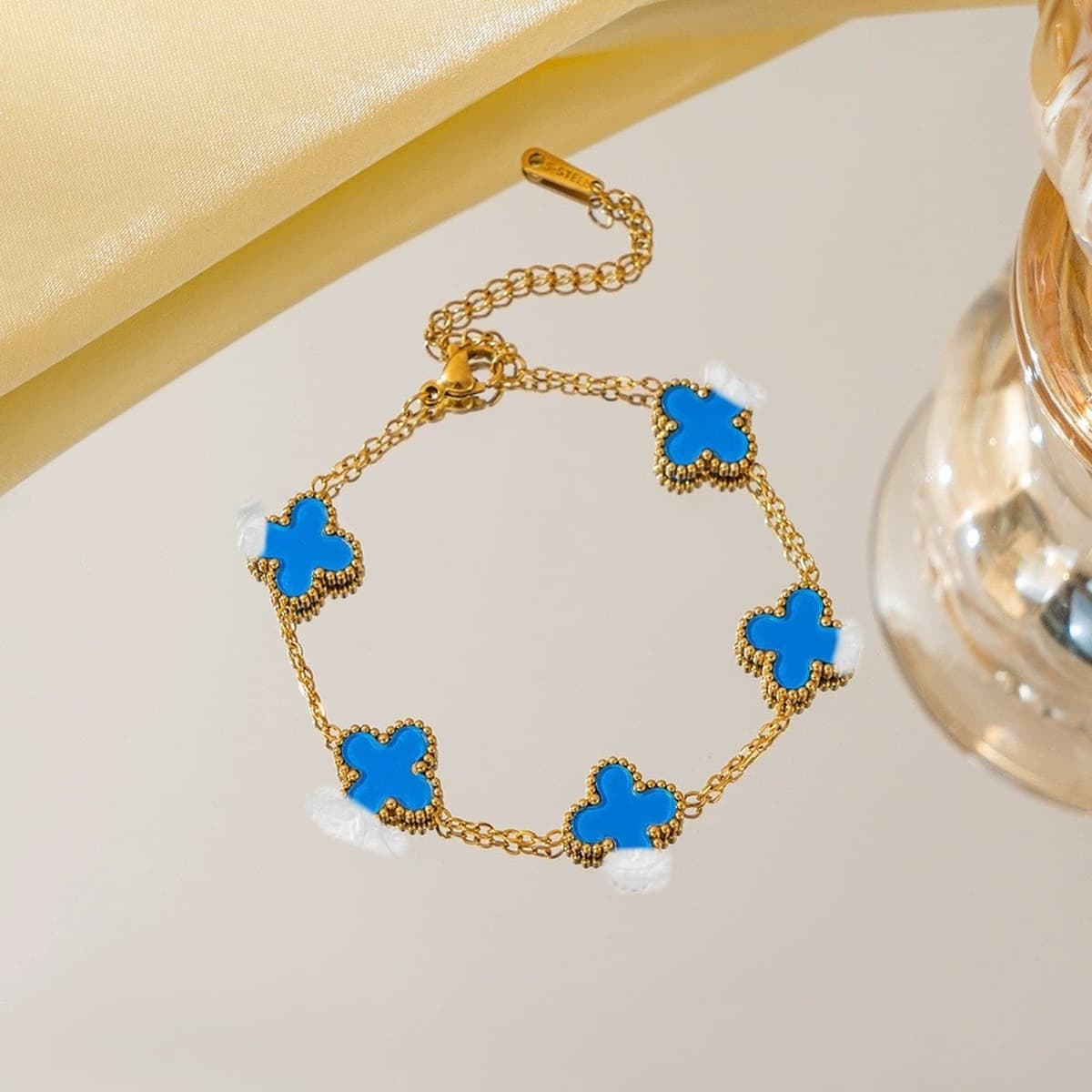 Трансграничный браслет с четырьмя листами клевера, легкая роскошь и высококачественные, популярные женские оптовые ювелирные...