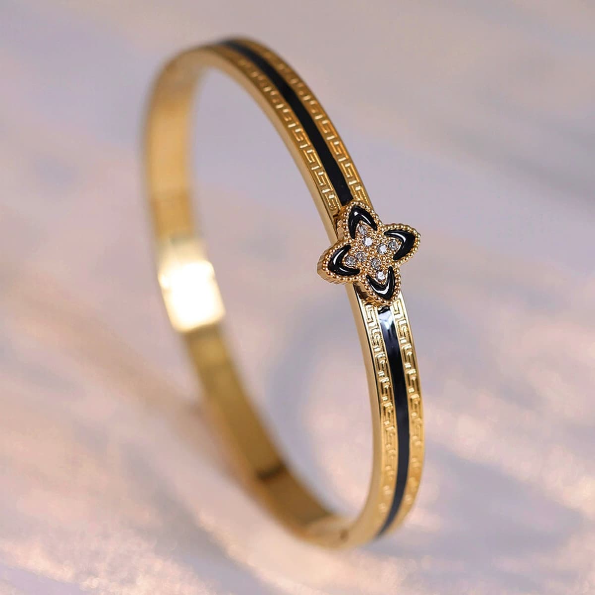 Женский браслет с четырехлистным клевером, покрытый гальваническим покрытием, не выцветает, экологичный, европейский и...