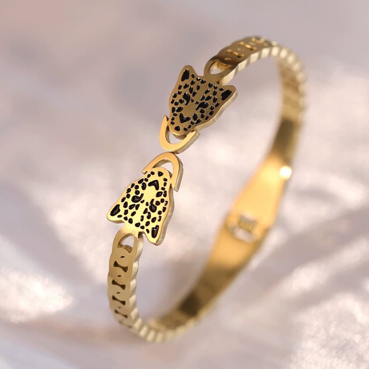 Женский браслет с четырехлистным клевером, покрытый гальваническим покрытием, не выцветает, экологичный, европейский и...