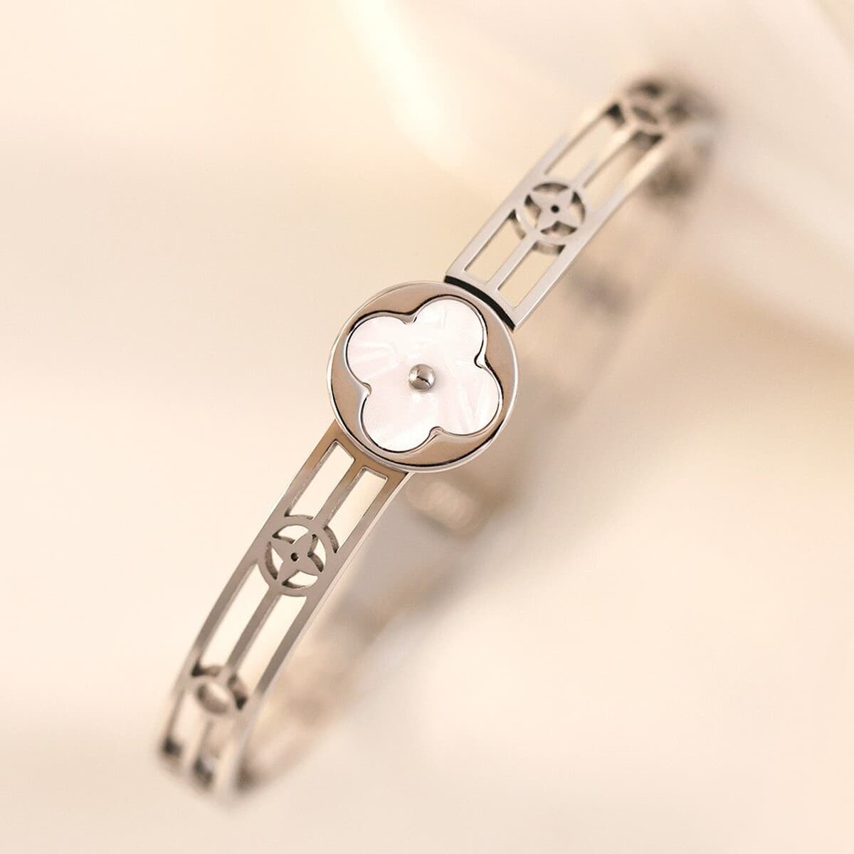 Женский браслет с четырехлистным клевером, покрытый гальваническим покрытием, не выцветает, экологичный, европейский и...