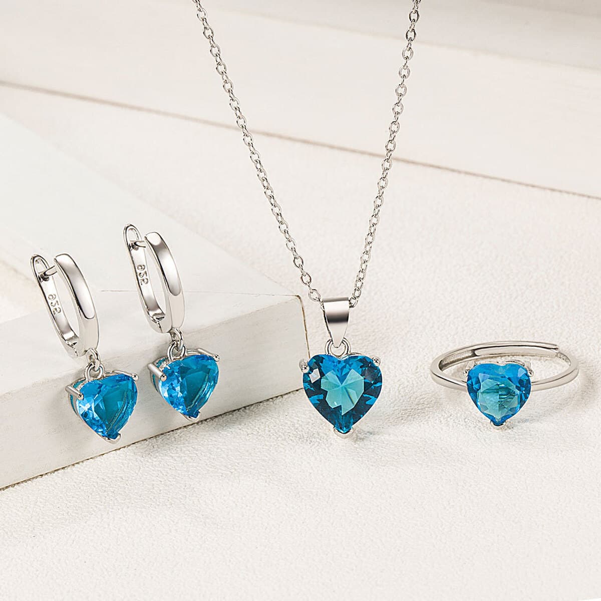 Женское элегантное универсальные серьги с колье Amazon AliExpress, модное любовное циркониевое кольцо в форме сердца, Пряжка...