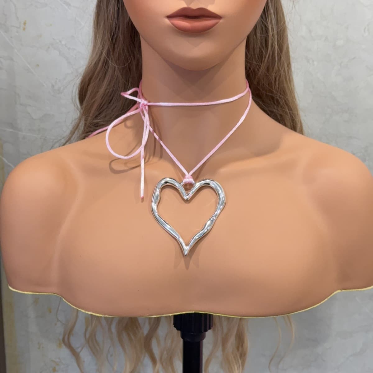 Европейские и американские трансграничные преувеличенные личности нерегулярные полые