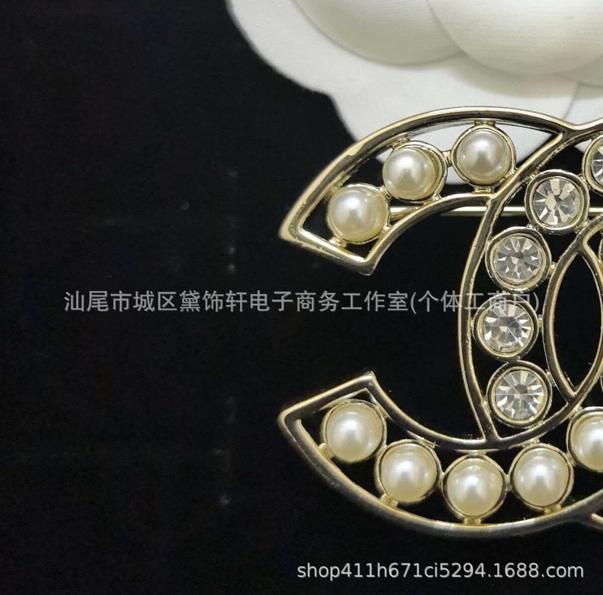 Брошь Chanel Double C с полным алмазным паве, квадратная брошь с бриллиантами и жемчугом, брошь-камелия Chanel, маленькая...