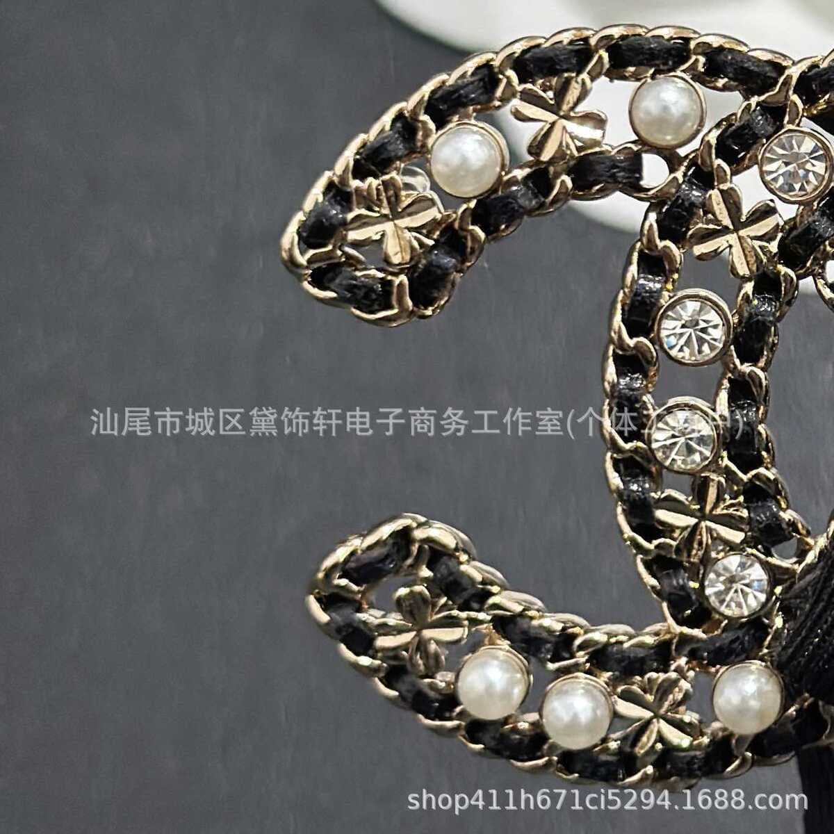 Брошь Chanel Double C с полным алмазным паве, квадратная брошь с бриллиантами и жемчугом, брошь-камелия Chanel, маленькая...