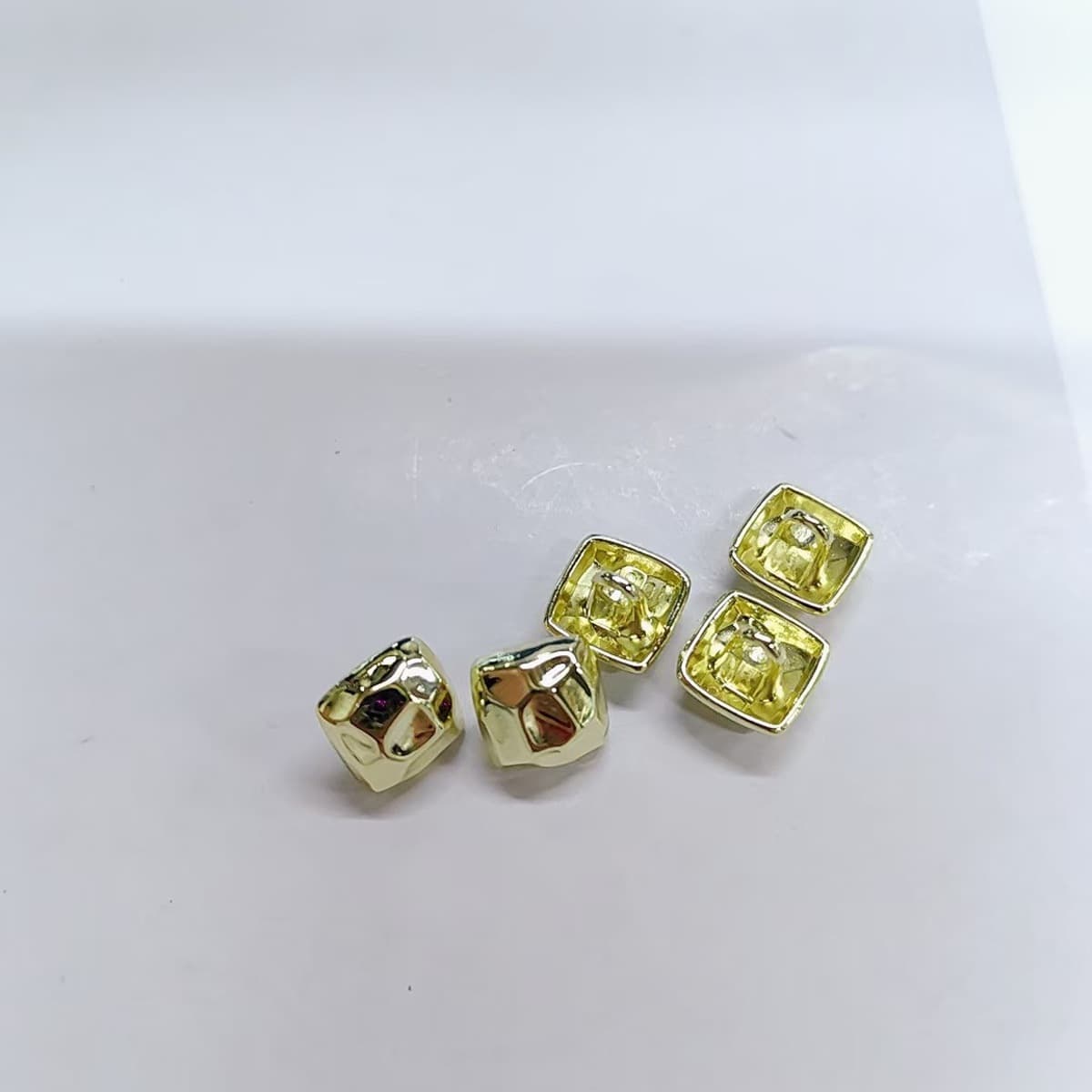 Квадратная уникальная пуговица для рубашки