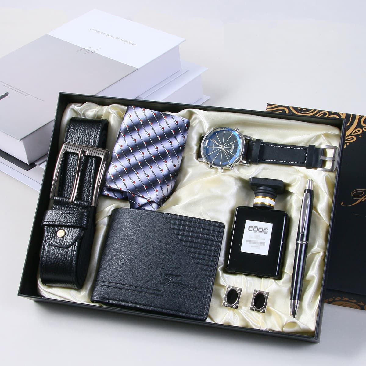 Мужской сувенирный набор: кошелек, галстук, браслет, ремень, солнцезащитные очки — подарок на День святого Валентина и День...