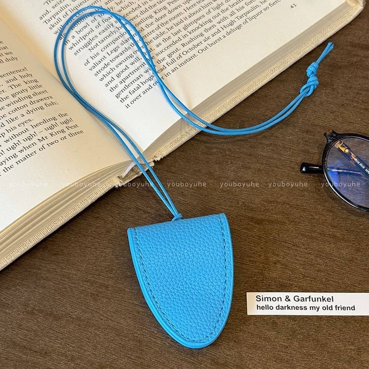 Кожаная магнитная шея очки сумка ожерелье женская сумка сумка солнцезащитные очки подвеска 2025 новый стиль изысканная...