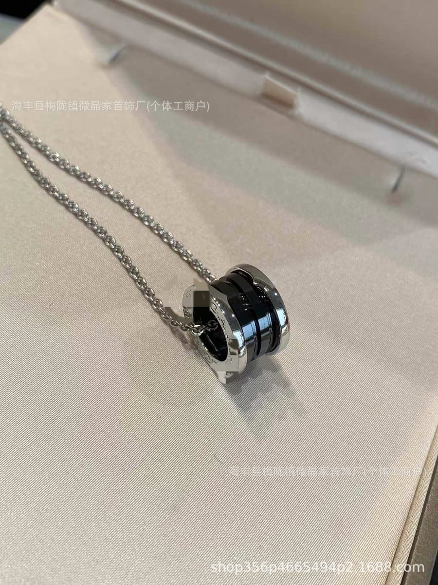 Bv высокая версия Baojia Little Red заклепка ожерелье новый благотворительный классический черно-белый керамический ожерелье...