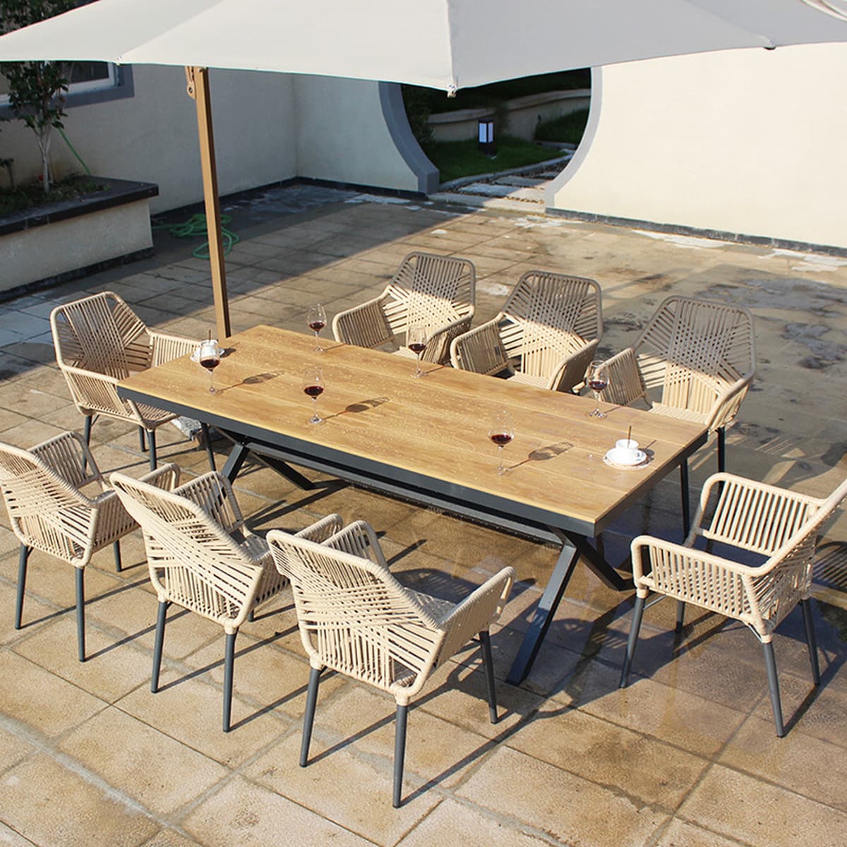 Набор уличной мебели: стол и стулья с зонтиком, плетеная мебель для виллы, двора, балкона, водонепроницаемые садовые стулья...